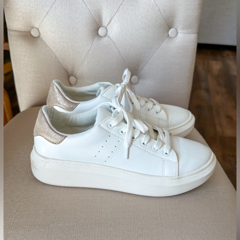 Time and Tru sneakers